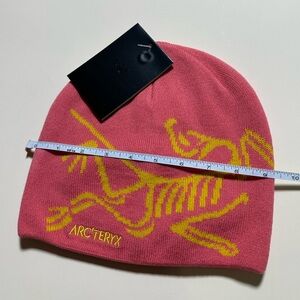 Arc'teryx Bird Head Toque Pink Beanie with Yellow Logo Winter Cap